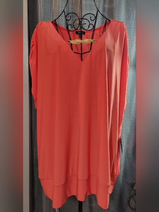 AUW Tops - AUW Coral V-Neck Tunic Top